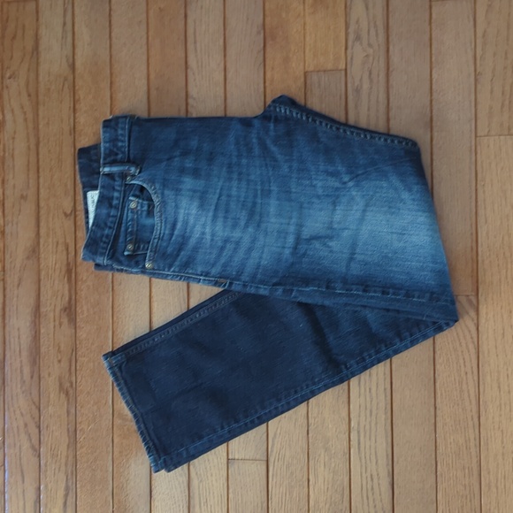 Banana Republic Blue Jeans 31" x 32" (Very Good Condition. Well faded.) - Picture 7 of 8